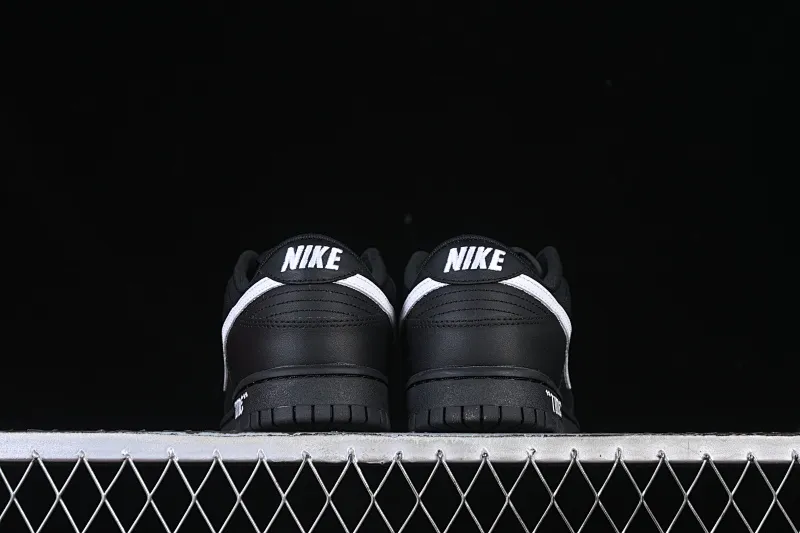 All categories Nk SB Dunk Series Nk SB Dunk Low High-end customized low-top sneakers Nike SB Dunk Low All black and white hook Anniversary high-end customized low-top casual sneakers HF5441-100